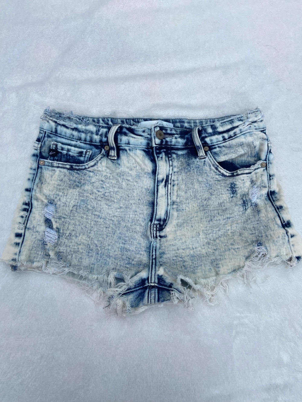 KanCan women's high rise light acid wash denim shorts frayed distressed hem